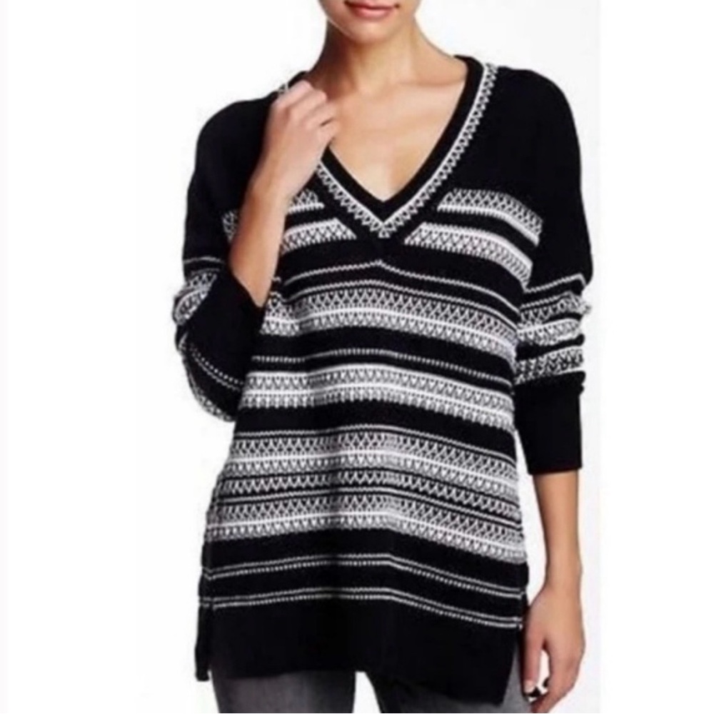 Vince Black And White Textured Stitch V Neck Sweater 100% Cotton Women’s XXS